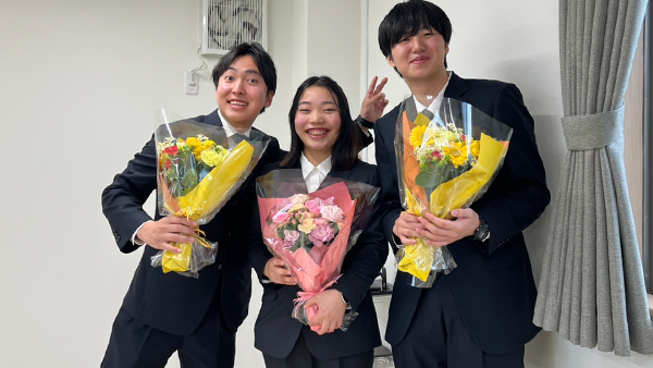 明るい笑顔で素直な人